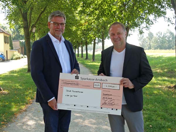 Bild: Spendenübergabe 1200 Zukunftsbäume für Gunzenhausen